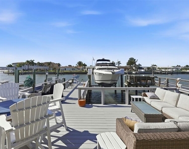 573 Boca Ciega Point Boulevard N - Photo Thumbnail 28