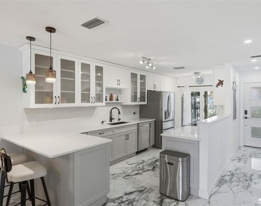 573 Boca Ciega Point Boulevard N - Photo Thumbnail 7