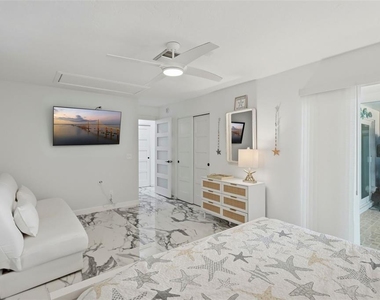 573 Boca Ciega Point Boulevard N - Photo Thumbnail 16