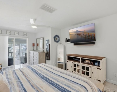 573 Boca Ciega Point Boulevard N - Photo Thumbnail 14