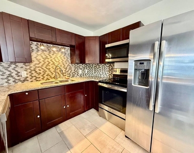 4109 W Wallace Avenue - Photo Thumbnail 8