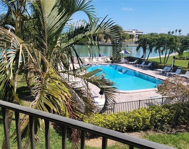 7405 Bay Island Drive S - Photo Thumbnail 5