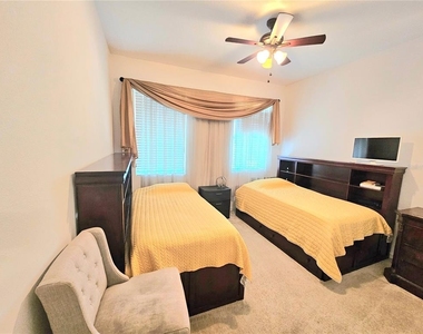 15267 Honeybell Drive - Photo Thumbnail 4