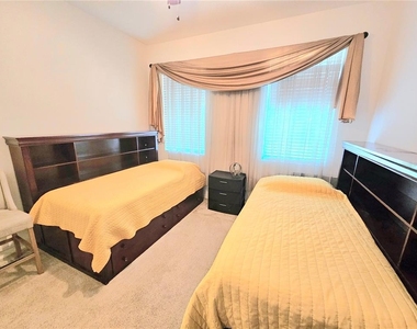 15267 Honeybell Drive - Photo Thumbnail 5