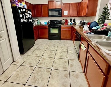 4029 Marina Isle Drive - Photo Thumbnail 7
