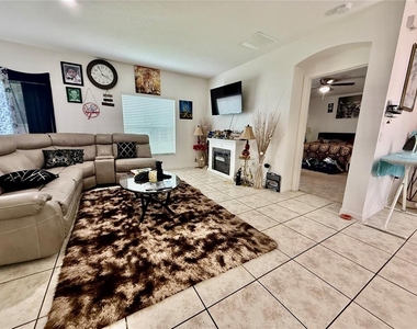 4029 Marina Isle Drive - Photo Thumbnail 4