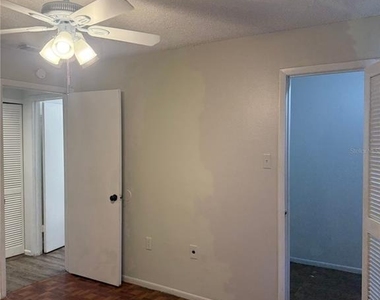 3827 Bay Club Circle - Photo Thumbnail 17