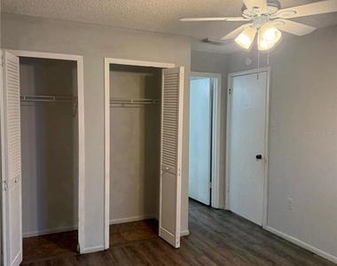 3827 Bay Club Circle - Photo Thumbnail 14