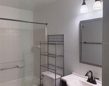 3827 Bay Club Circle - Photo Thumbnail 15