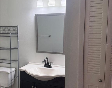 3827 Bay Club Circle - Photo Thumbnail 20