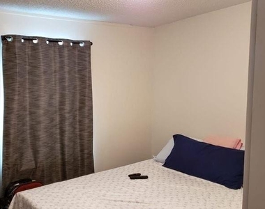 1089 Greenskeep Drive - Photo Thumbnail 3