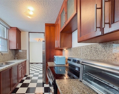 1 Madrid Cond. Lakeshore - Photo Thumbnail 5