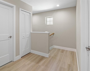 45 Se 15th Terrace - Photo Thumbnail 11