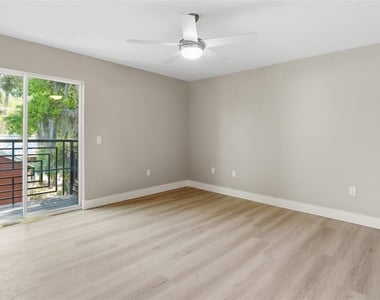 45 Se 15th Terrace - Photo Thumbnail 12