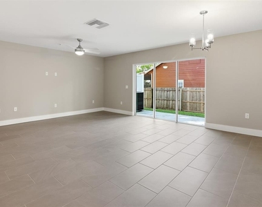 45 Se 15th Terrace - Photo Thumbnail 7