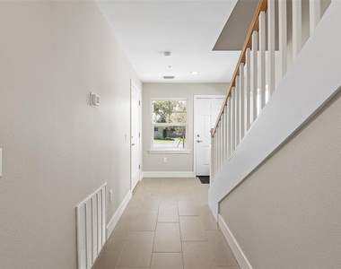 45 Se 15th Terrace - Photo Thumbnail 3