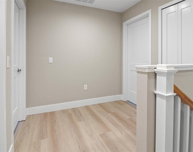 45 Se 15th Terrace - Photo Thumbnail 10