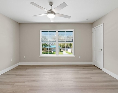 43 Se 15th Terrace - Photo Thumbnail 14