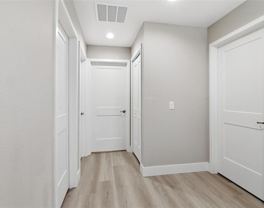 43 Se 15th Terrace - Photo Thumbnail 13
