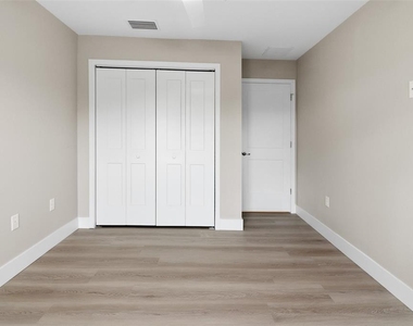 43 Se 15th Terrace - Photo Thumbnail 18