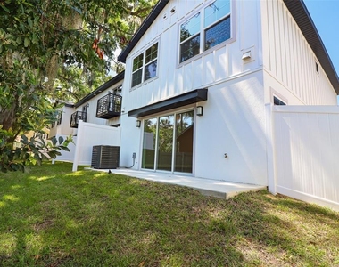 43 Se 15th Terrace - Photo Thumbnail 1