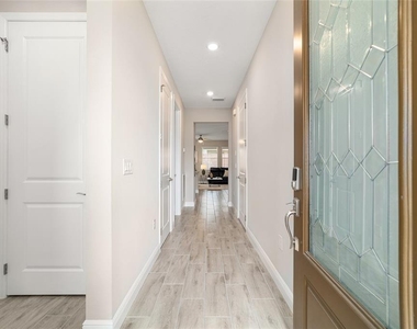 5361 Nw 33rd Place - Photo Thumbnail 8