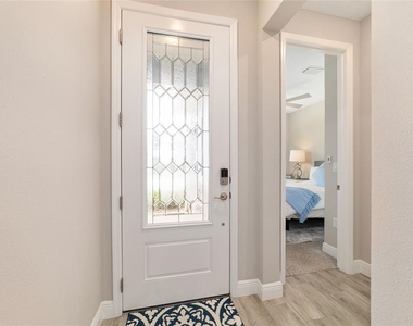 5361 Nw 33rd Place - Photo Thumbnail 9