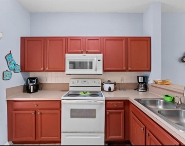 1017 Park Ridge Circle - Photo Thumbnail 4
