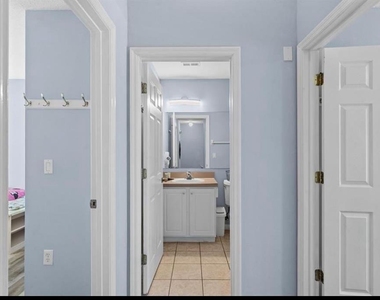 1017 Park Ridge Circle - Photo Thumbnail 12