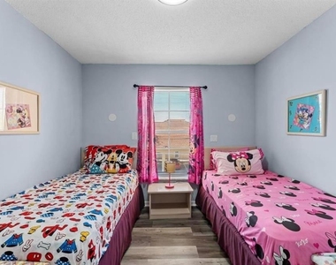 1017 Park Ridge Circle - Photo Thumbnail 13