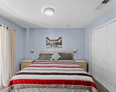 1017 Park Ridge Circle - Photo Thumbnail 9