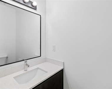 1611 Nw 29th Road - Photo Thumbnail 9