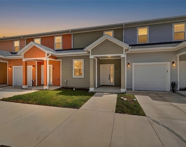 1611 Nw 29th Road - Photo Thumbnail 1