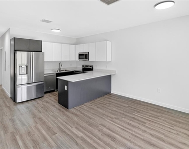 1611 Nw 29th Road - Photo Thumbnail 14