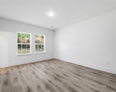 7047 N Lime Drive - Photo Thumbnail 13