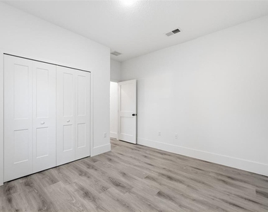 7047 N Lime Drive - Photo Thumbnail 24