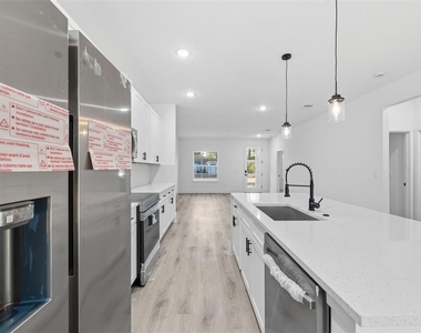 7047 N Lime Drive - Photo Thumbnail 12