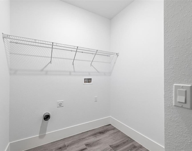 7047 N Lime Drive - Photo Thumbnail 22
