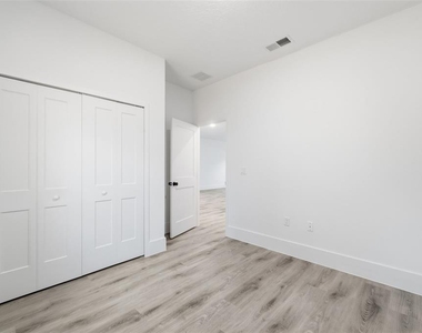 7047 N Lime Drive - Photo Thumbnail 21
