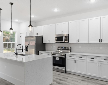 7047 N Lime Drive - Photo Thumbnail 8