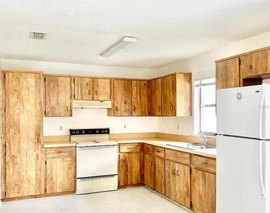 547 Lino Court - Photo Thumbnail 4