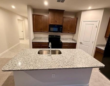 1607 Texas Avenue - Photo Thumbnail 2