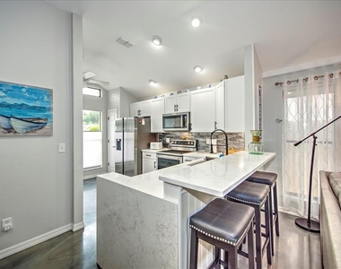 13681 Admiral Court - Photo Thumbnail 8