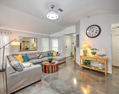 13681 Admiral Court - Photo Thumbnail 6