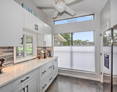 13681 Admiral Court - Photo Thumbnail 10