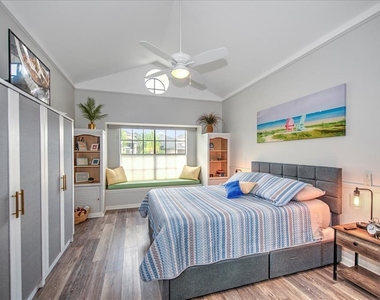 13681 Admiral Court - Photo Thumbnail 22