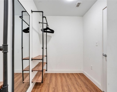 525 E Jackson Street - Photo Thumbnail 38