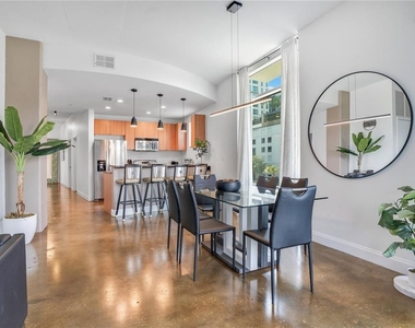 525 E Jackson Street - Photo Thumbnail 28