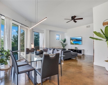525 E Jackson Street - Photo Thumbnail 23