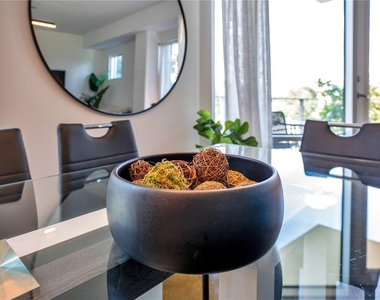 525 E Jackson Street - Photo Thumbnail 24